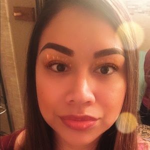 Meet your Posher, Yolanda